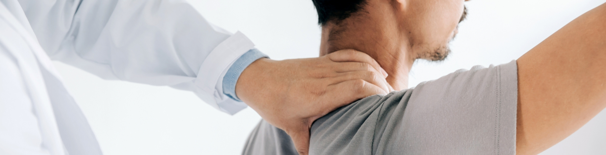 Manual therapy on an athlete's neck and shoulder at Forward Physio Tampa